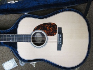 Larrivee D40 Sitka Spruce top/East Indian Rosewood back and sides !