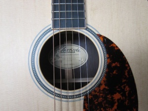 Larrivee D40 Sitka Spruce top/East Indian Rosewood back and sides !