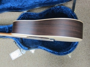 Larrivee D40 Sitka Spruce top/East Indian Rosewood back and sides !